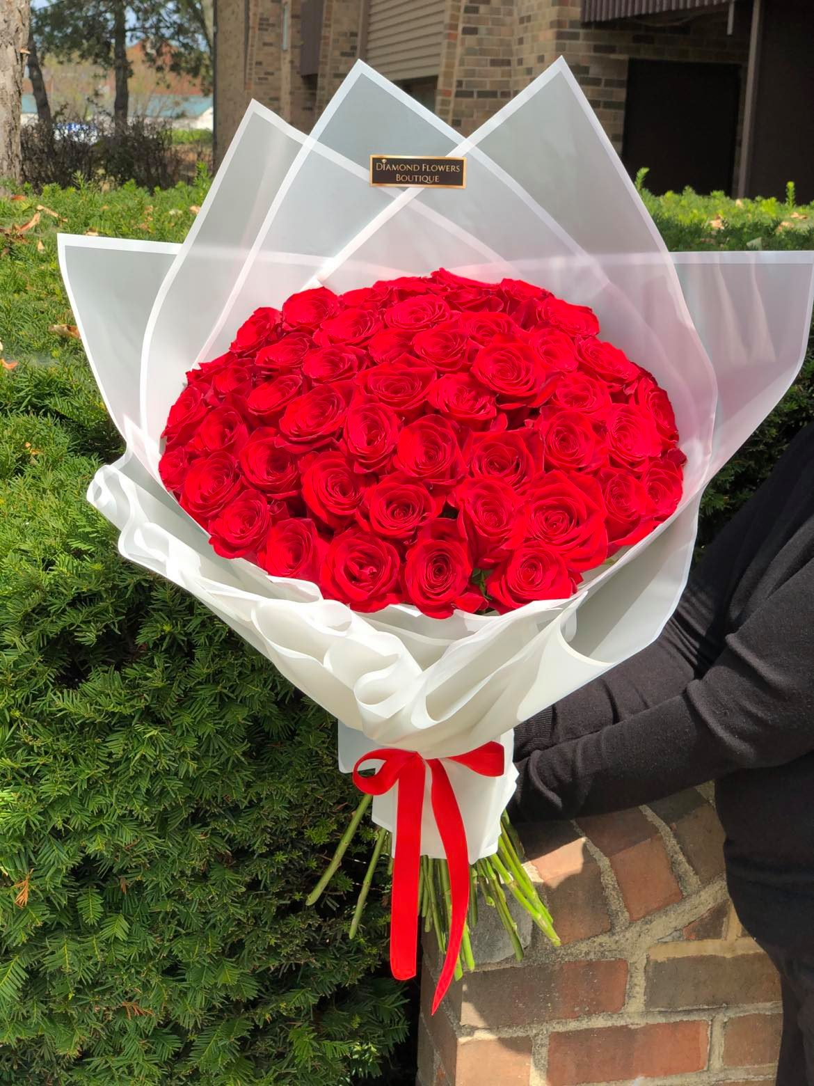 Signature Roses Bouquet (12/25/50/75/100)